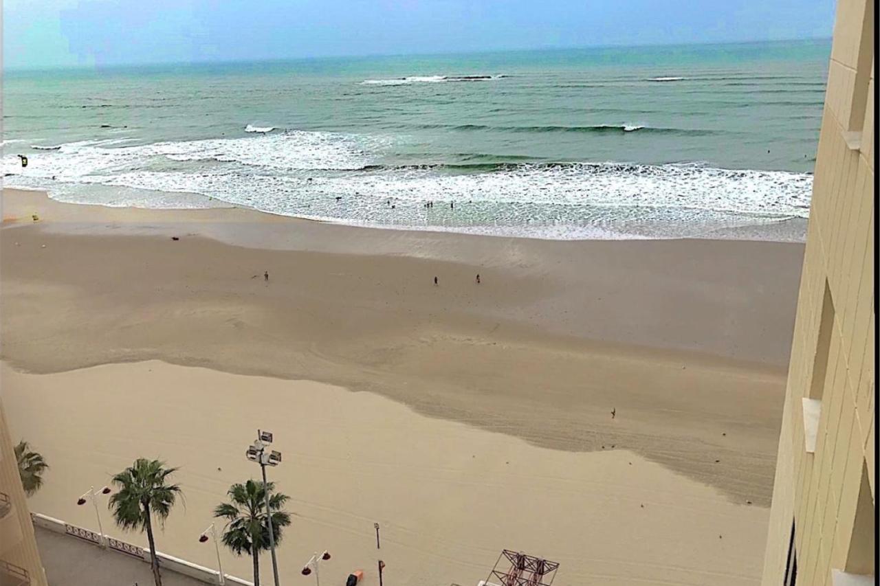Romantica Vista Al Paseo Maritimo De Cádiz Exterior photo