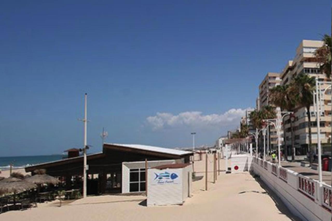 Romantica Vista Al Paseo Maritimo De Cádiz Exterior photo